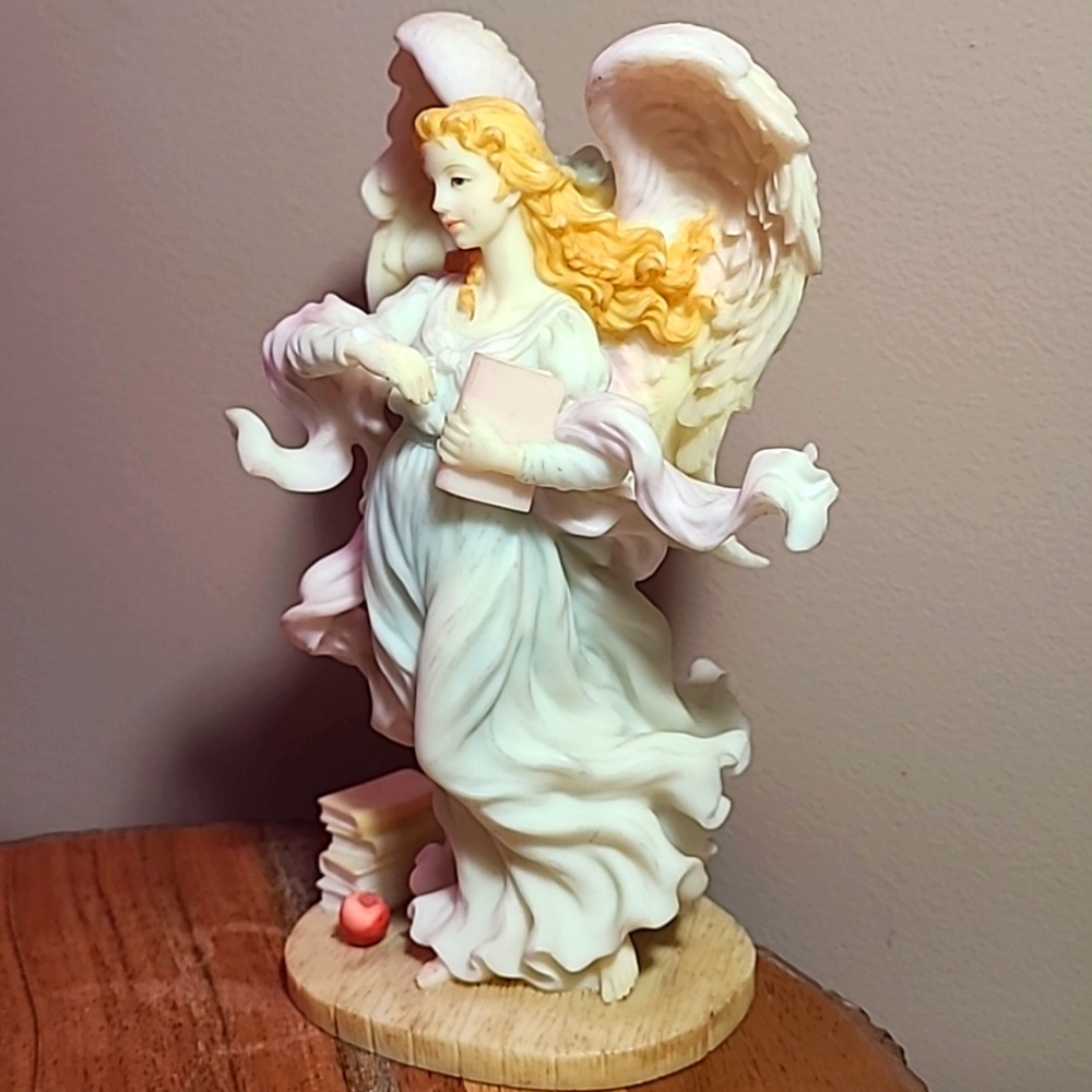 1998 Seraphim "Classics Angel of Knowledge " Katherine #81481 Roman Inc
